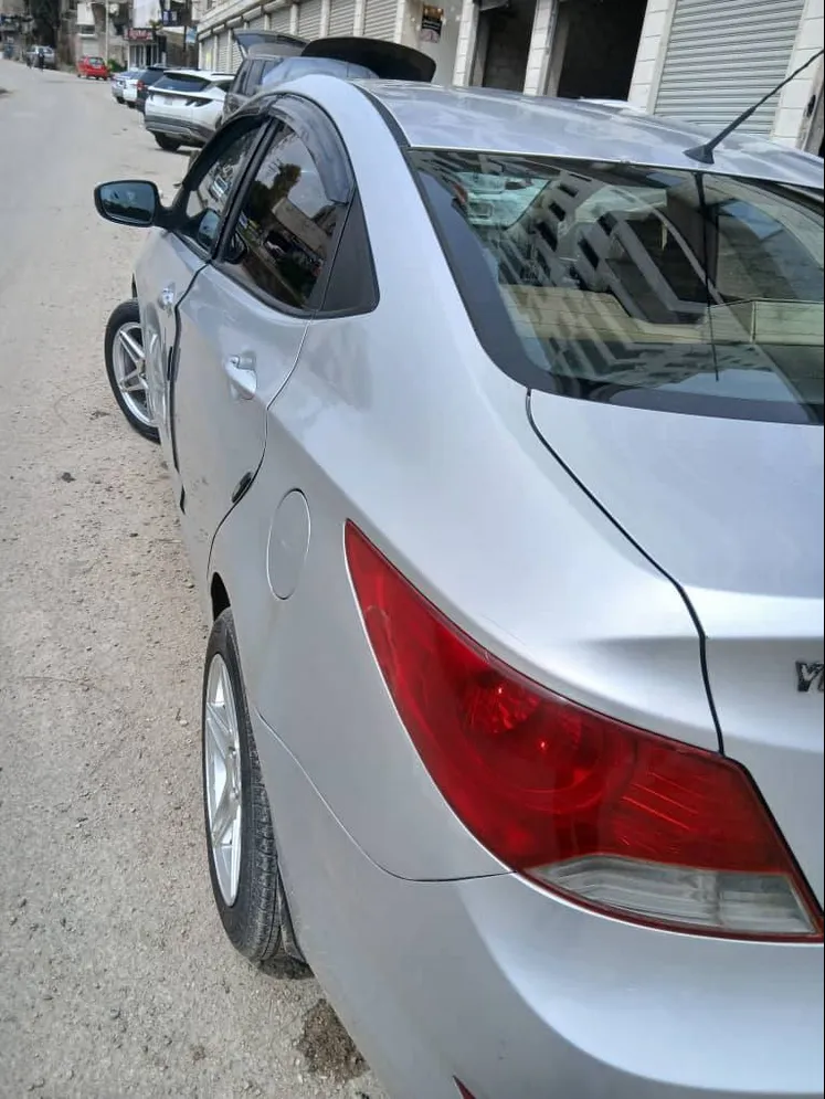 هيونداي أكسنت 2