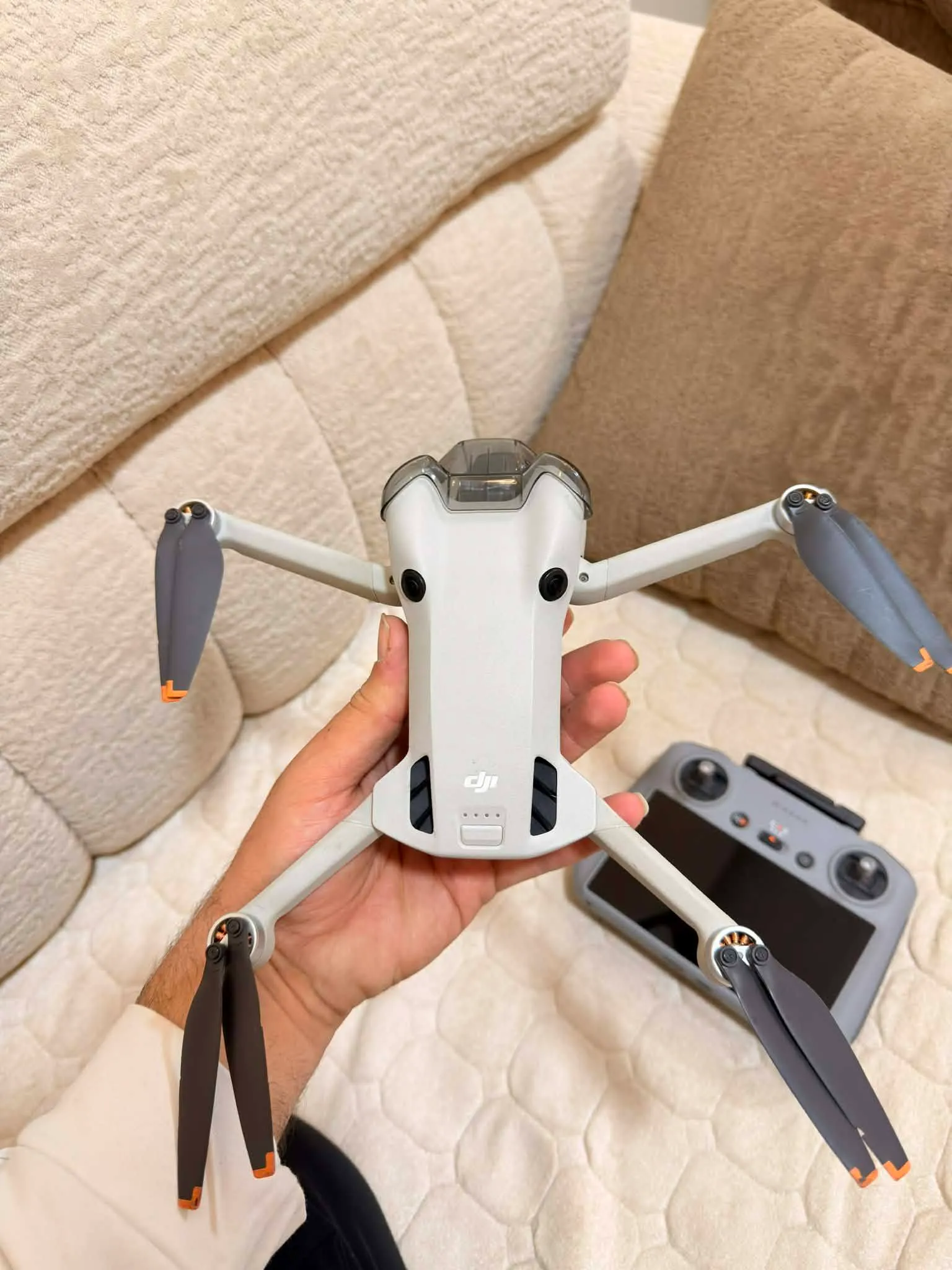 درون | Dji mini 4 pro 