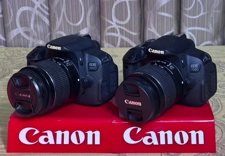 كاميرا كانون 700d