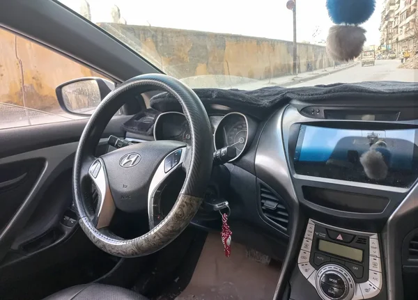 هيونداي إلنترا