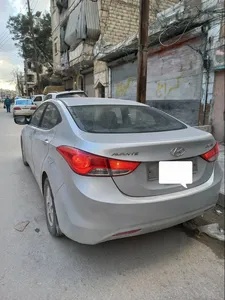 هيونداي إلنترا 4