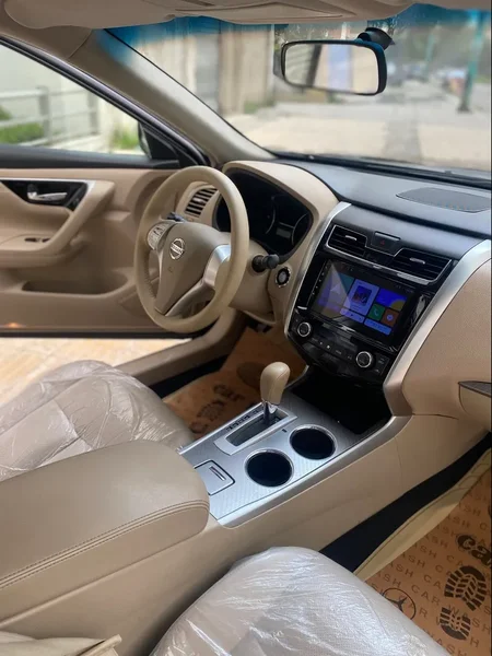نيسان