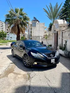 نيسان 3