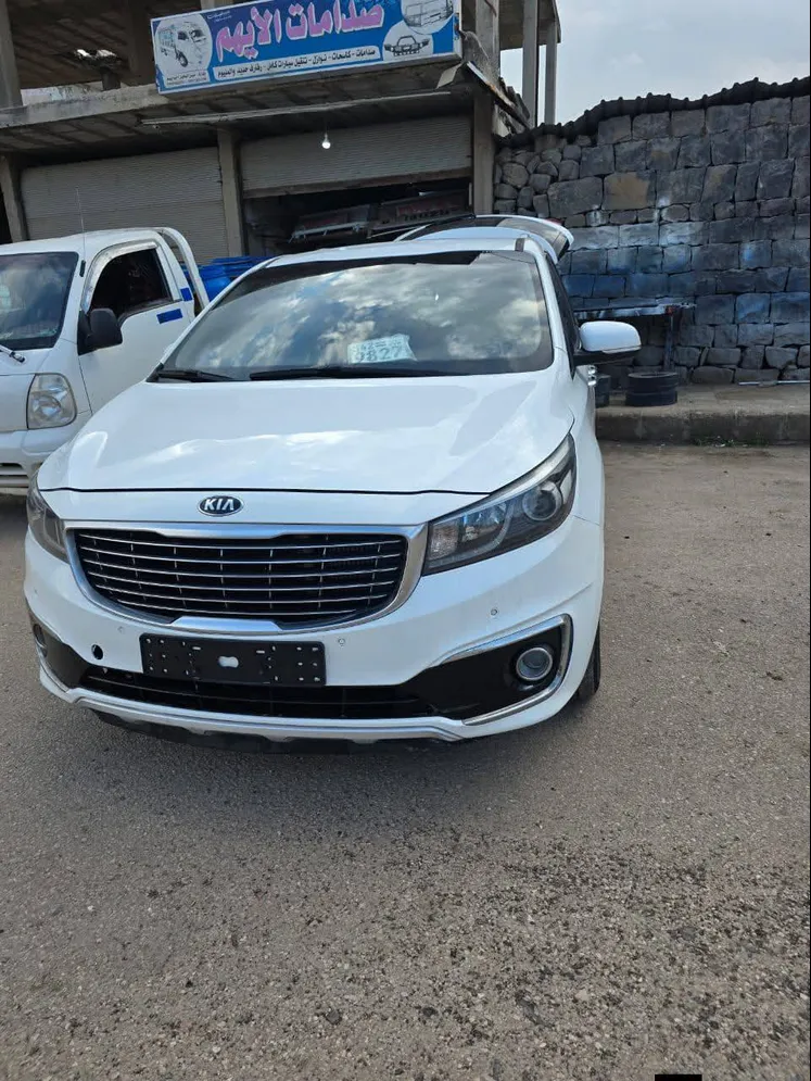 كيا كرنفال  4