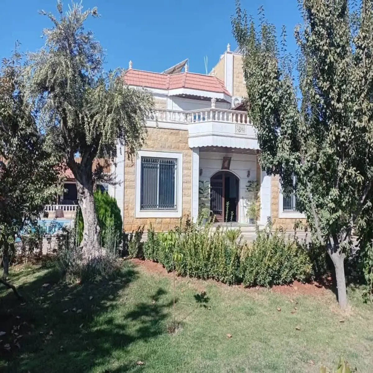 فيلا بمزرعة 2