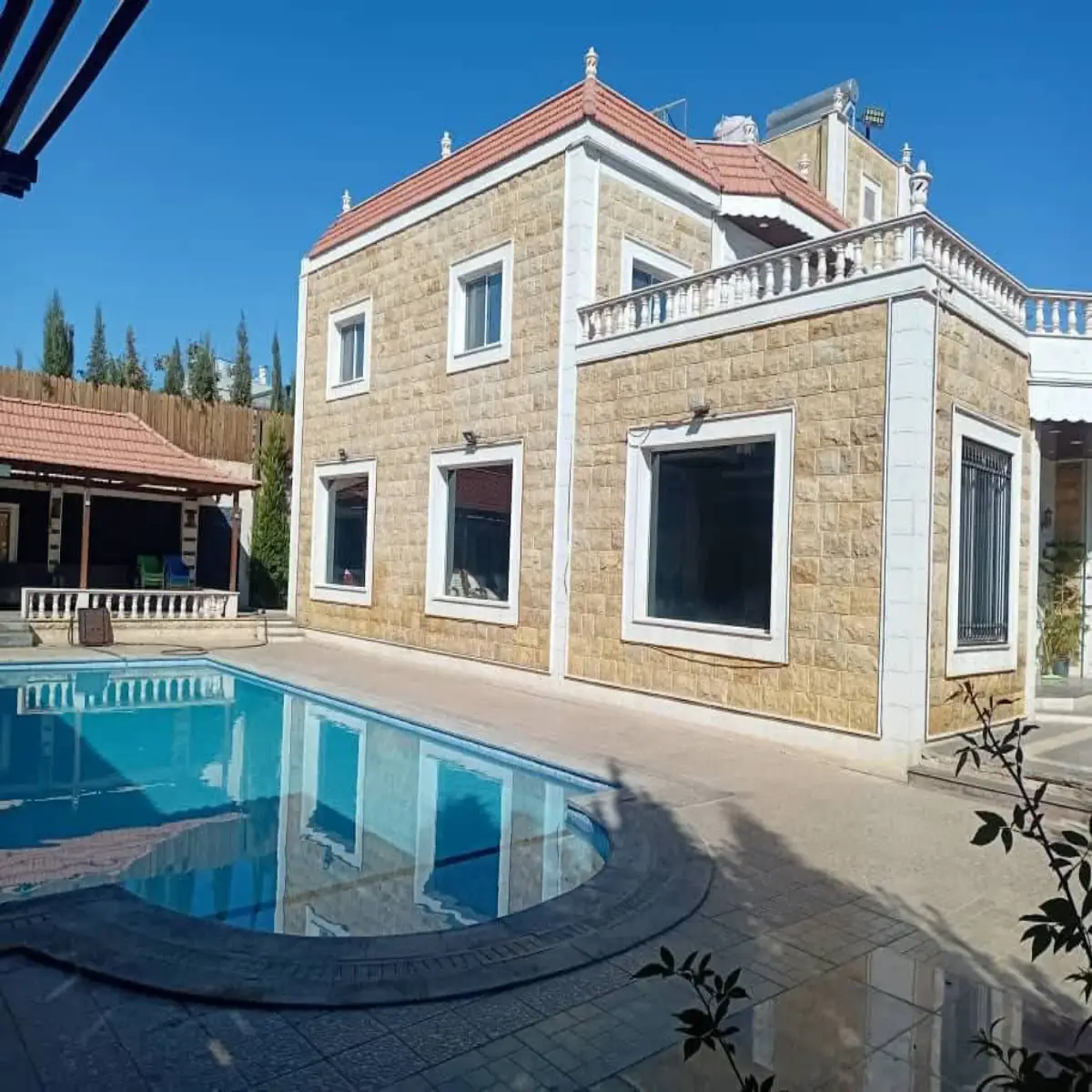 فيلا بمزرعة 3